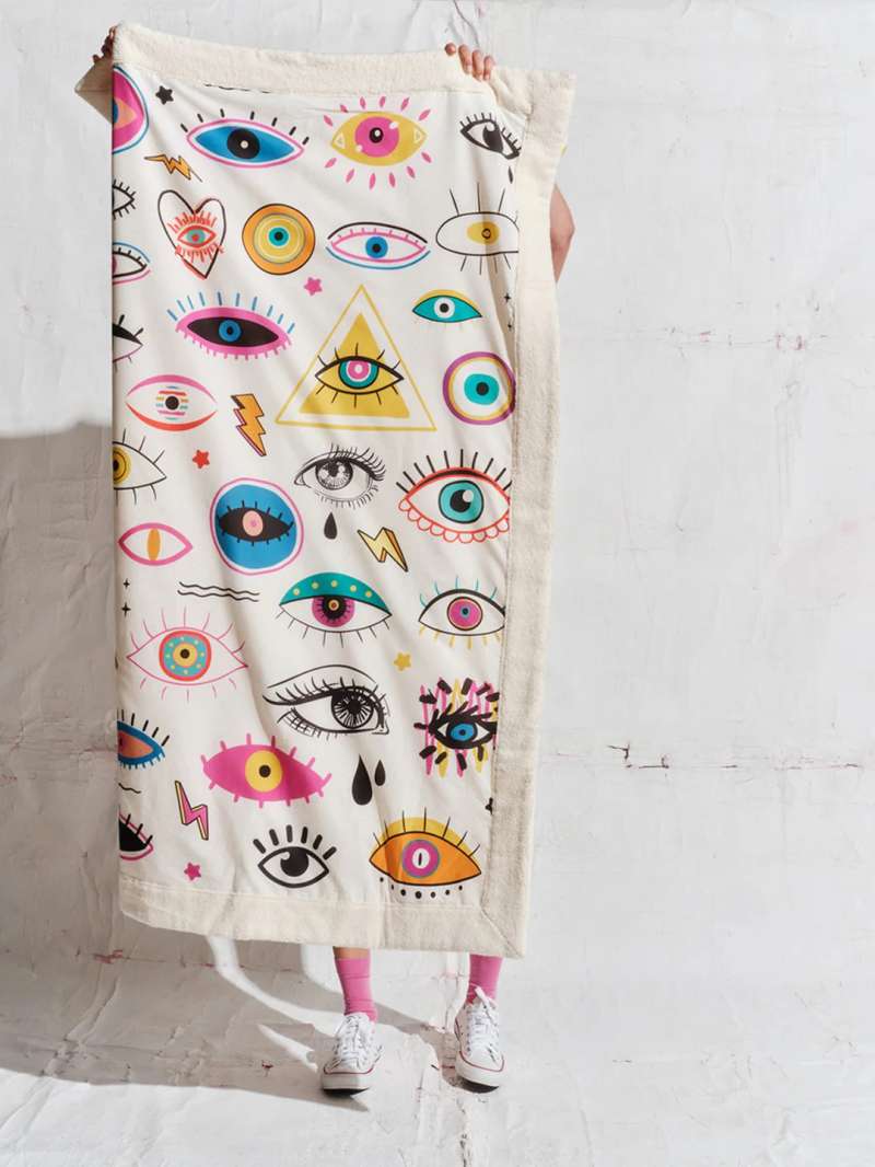 STARRY EYES SIGNATURE BEACH TOWEL  